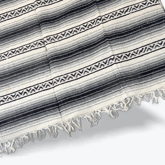 Creative Comfort Other - Creative Comfort Hand Woven Indian Blanket Throw Aztec Pattern Fringe 52 x 72
